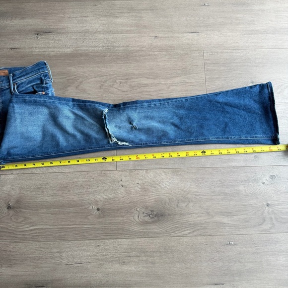 MOTHER High Waisted Runaway flare jeans - size 26 - distressed - Picture 4 of 15